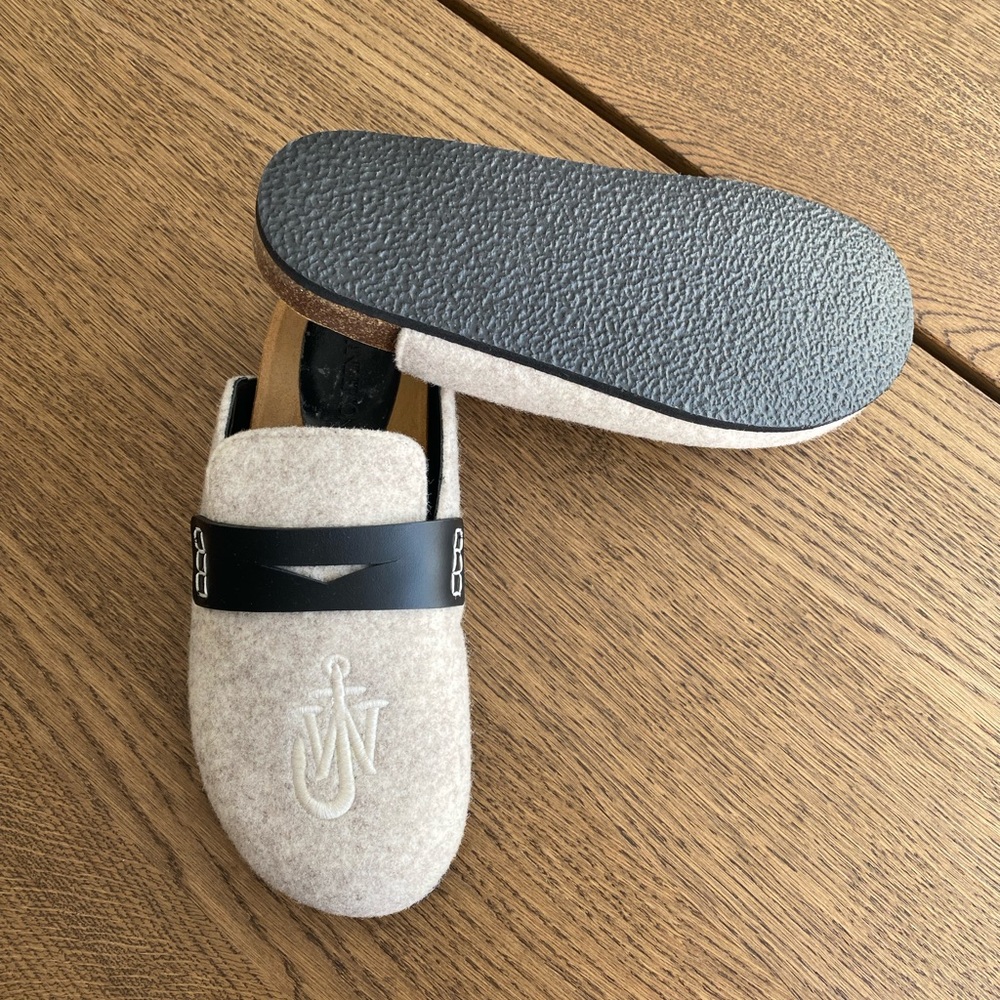 JW Anderson Cream Wool Slip-On Mules with Black Strap - Picture 3 of 4